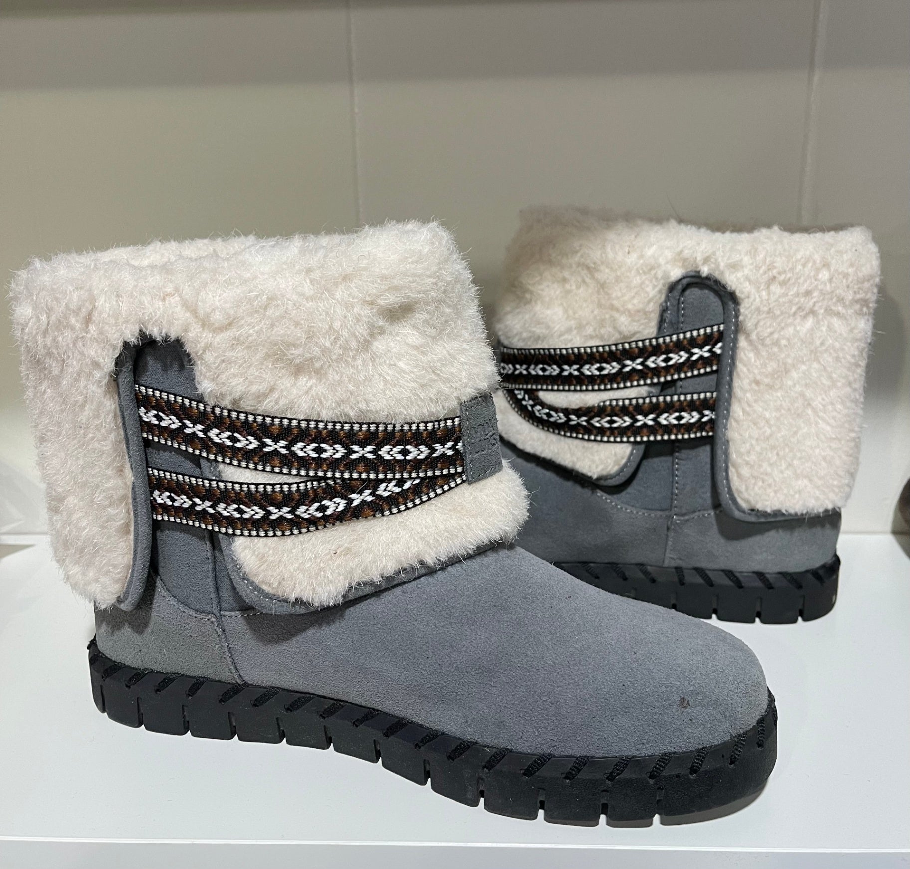 Muk Luks Boots 7.5